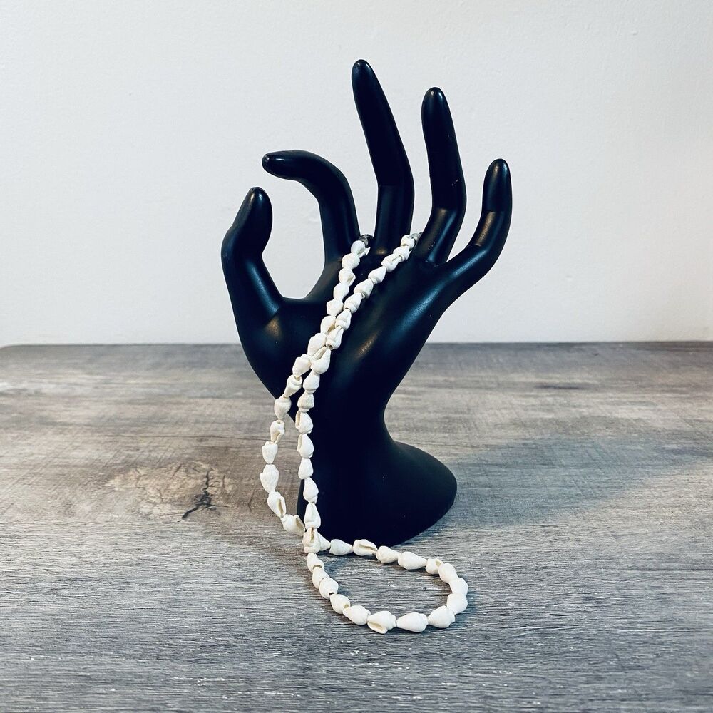 Vintage Hawaiian Seashell 16” Necklace